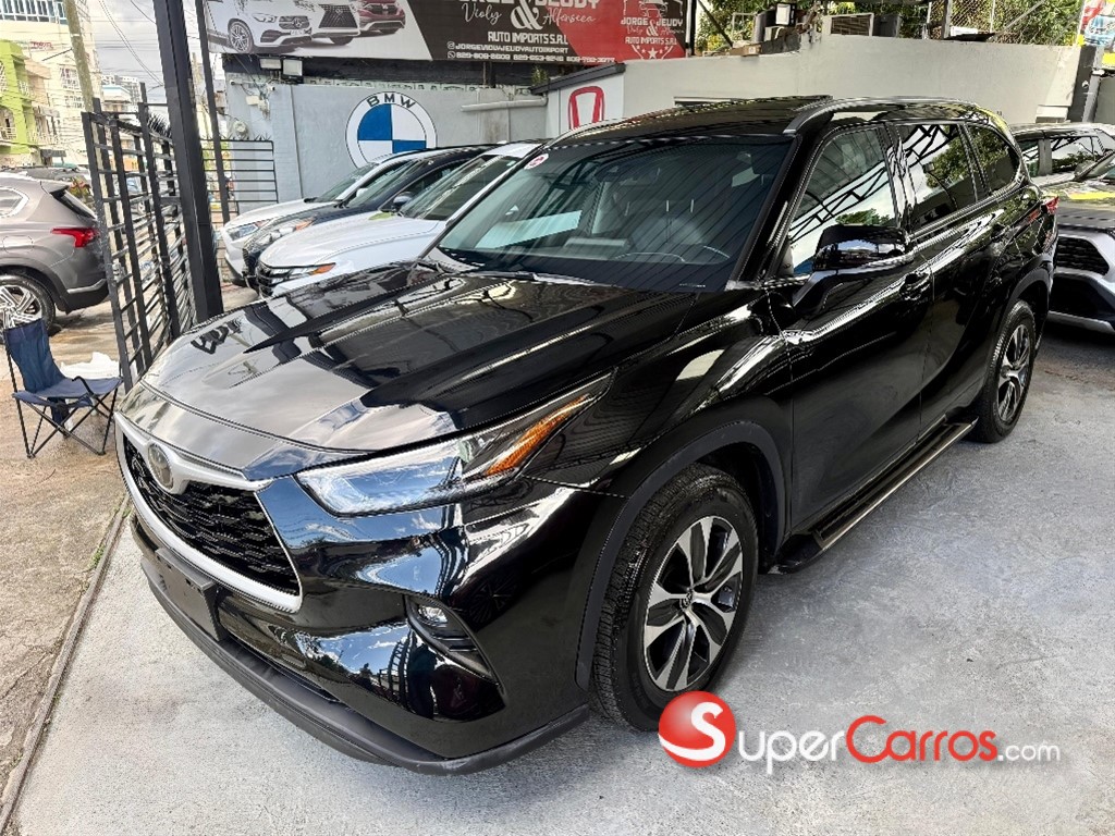 2021 Toyota Highlander XLE — foto 5 / 12