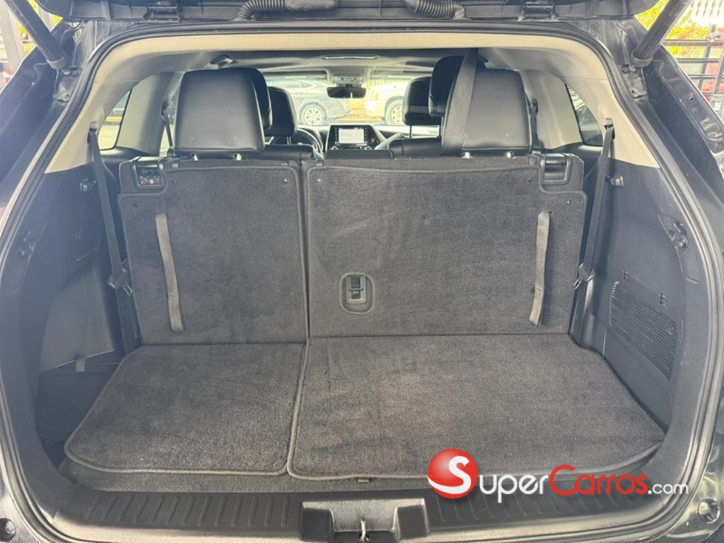 2021 Toyota Highlander XLE — foto 9 / 12