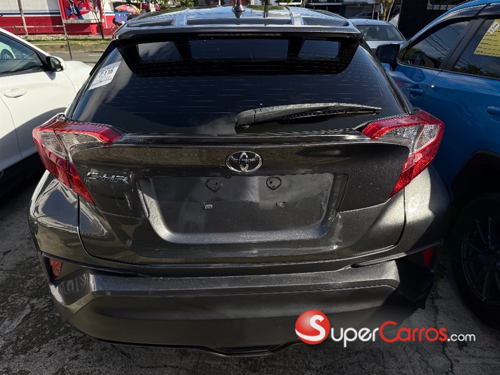 2020 Toyota C-HR LE — foto 7 / 11
