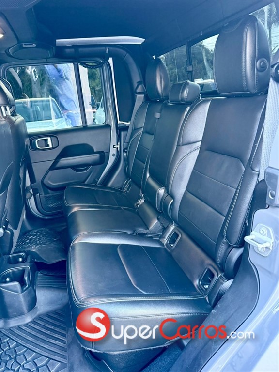 2021 Jeep Gladiator Overland — foto 9 / 10
