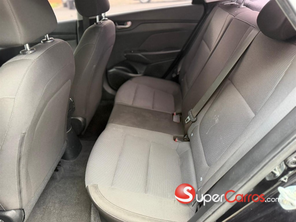2020 Hyundai Accent SE — foto 7 / 11