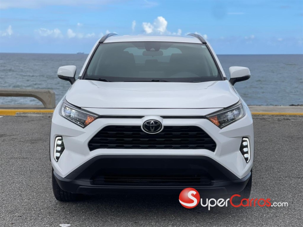 2020 Toyota RAV4 XLE — foto 4 / 7