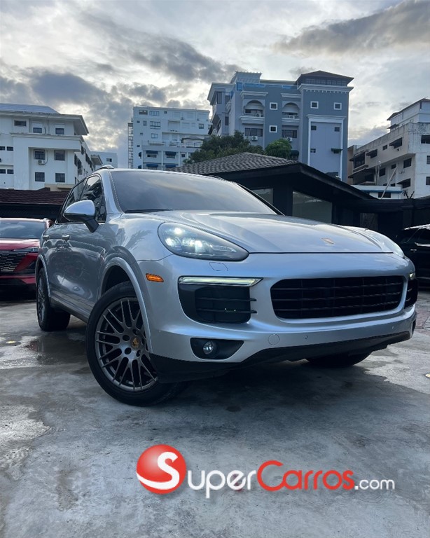 2017 Porsche Cayenne Platinum Edition