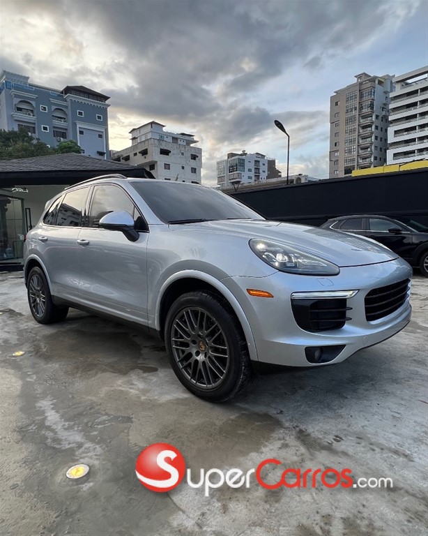2017 Porsche Cayenne Platinum Edition — foto 3 / 9