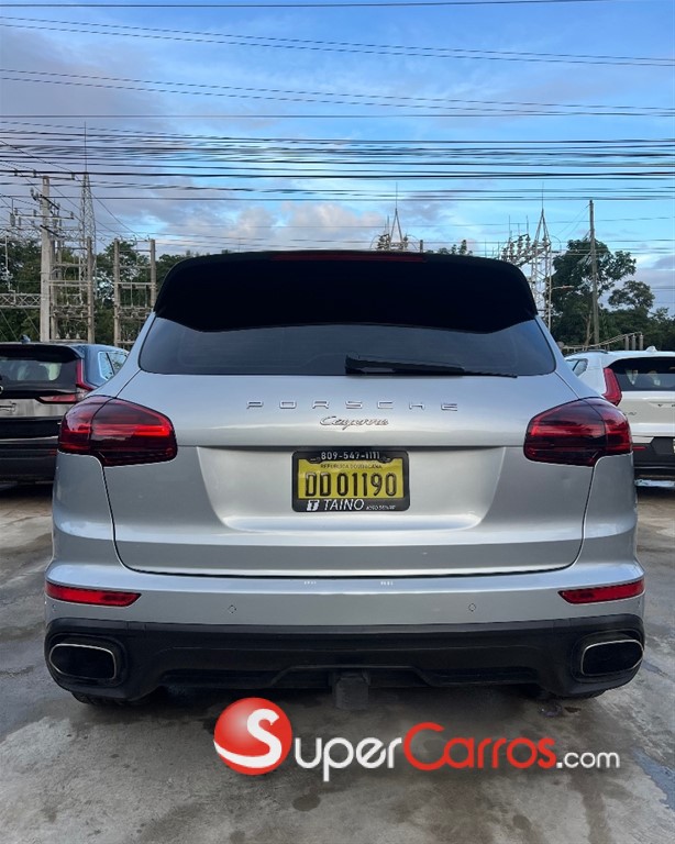 2017 Porsche Cayenne Platinum Edition — foto 5 / 9