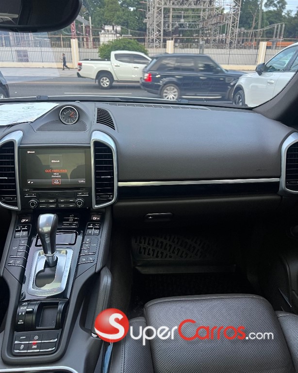 2017 Porsche Cayenne Platinum Edition — foto 8 / 9