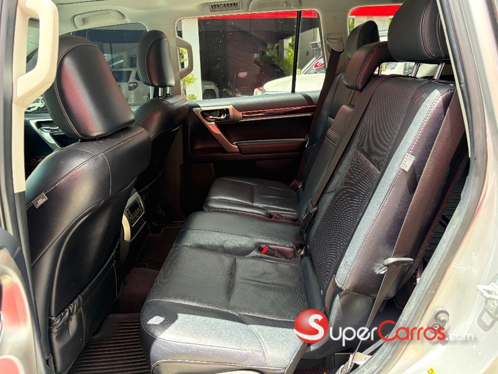 2017 Lexus GX 460 — foto 8 / 12