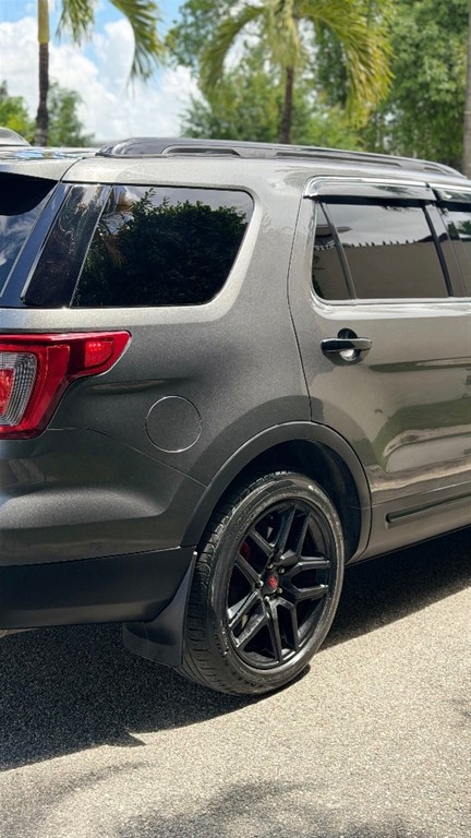 2017 Ford Explorer Sport — foto 4 / 12