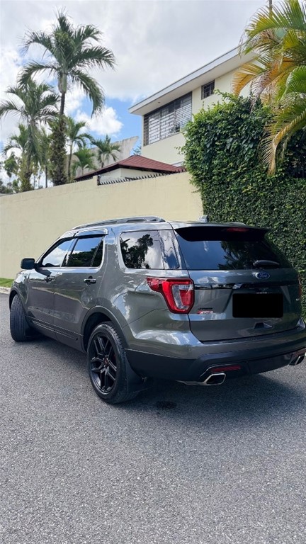 2017 Ford Explorer Sport — foto 5 / 12