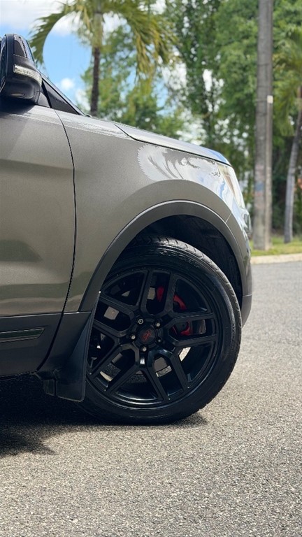 2017 Ford Explorer Sport — foto 6 / 12