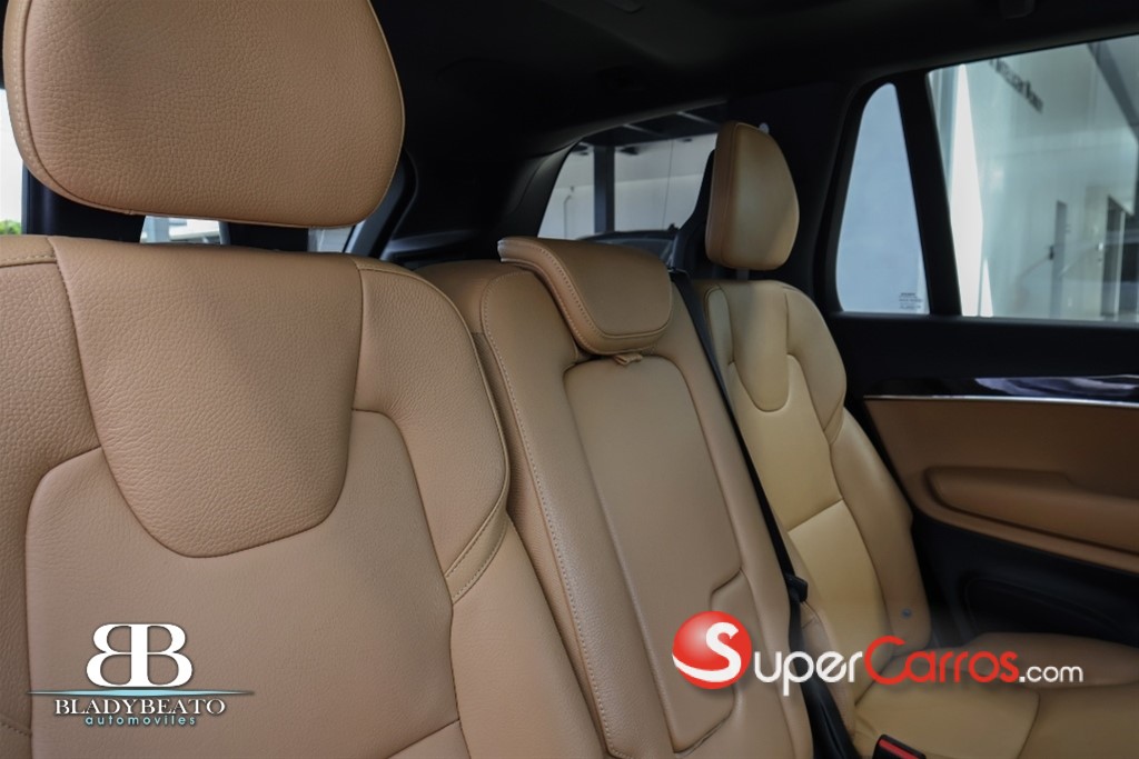 2018 Volvo XC90 Momentum T6 — foto 7 / 12