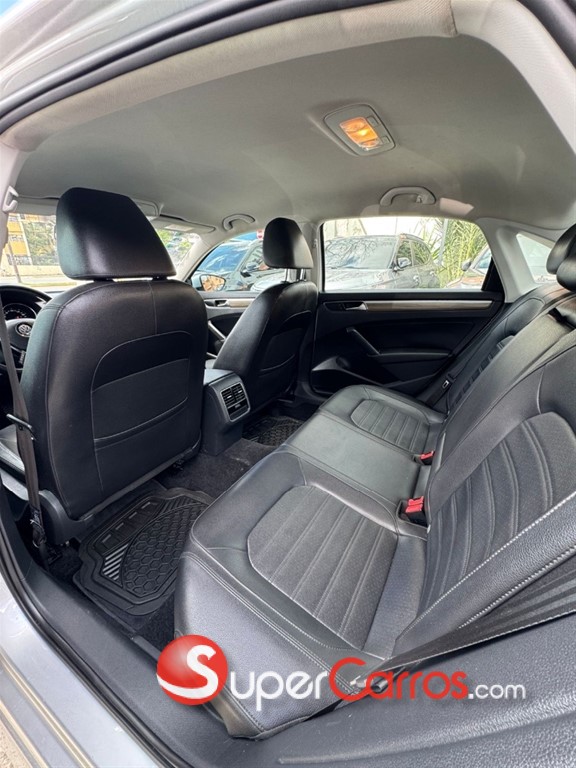 2017 Volkswagen Passat — foto 5 / 12
