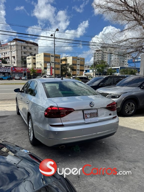 2017 Volkswagen Passat — foto 12 / 12