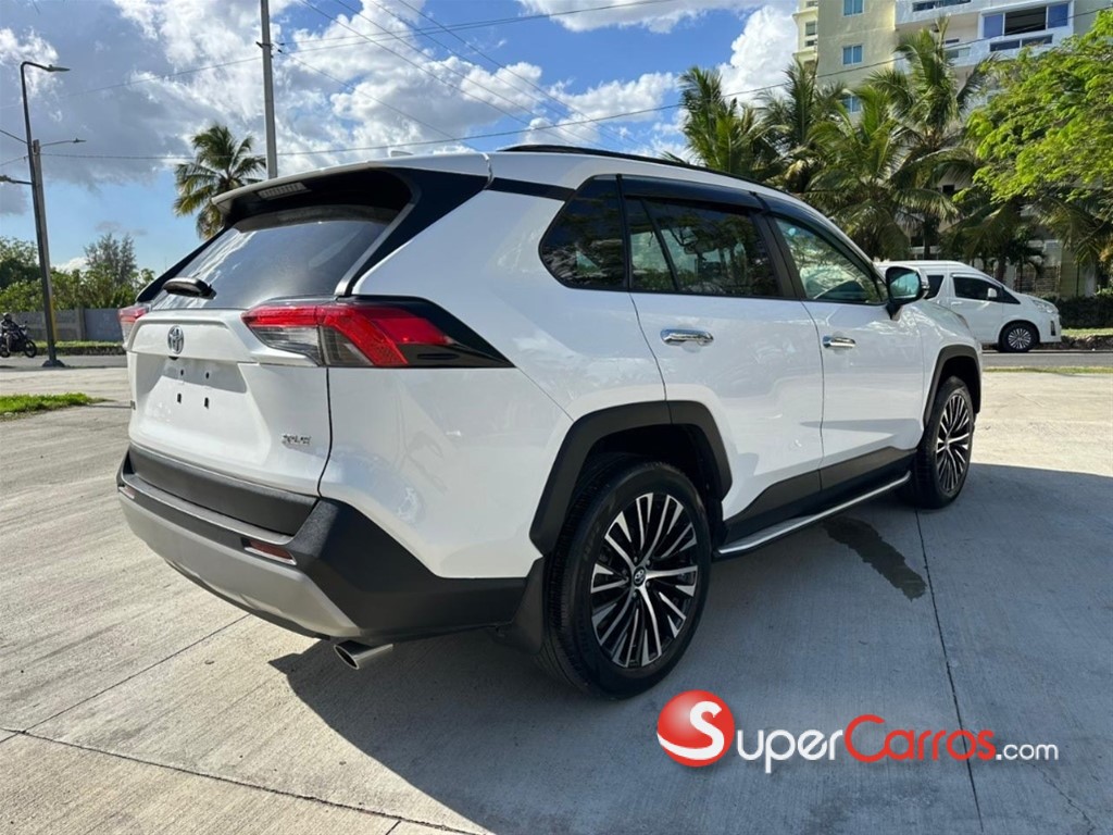 2022 Toyota RAV4 XLE — foto 4 / 12