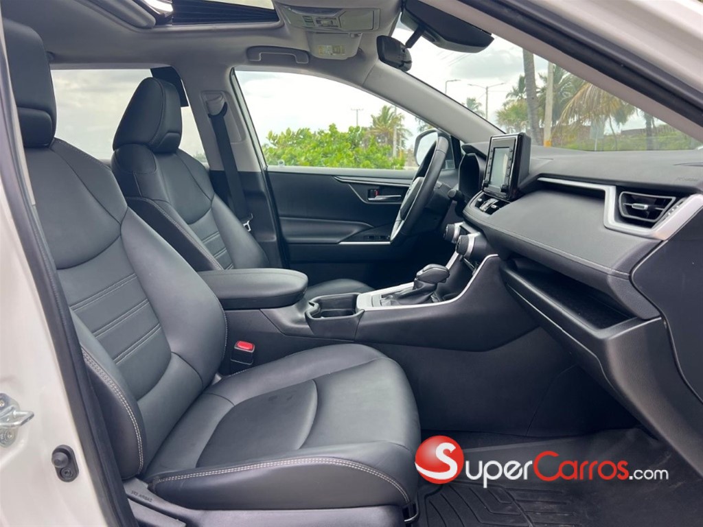 2022 Toyota RAV4 XLE — foto 8 / 12