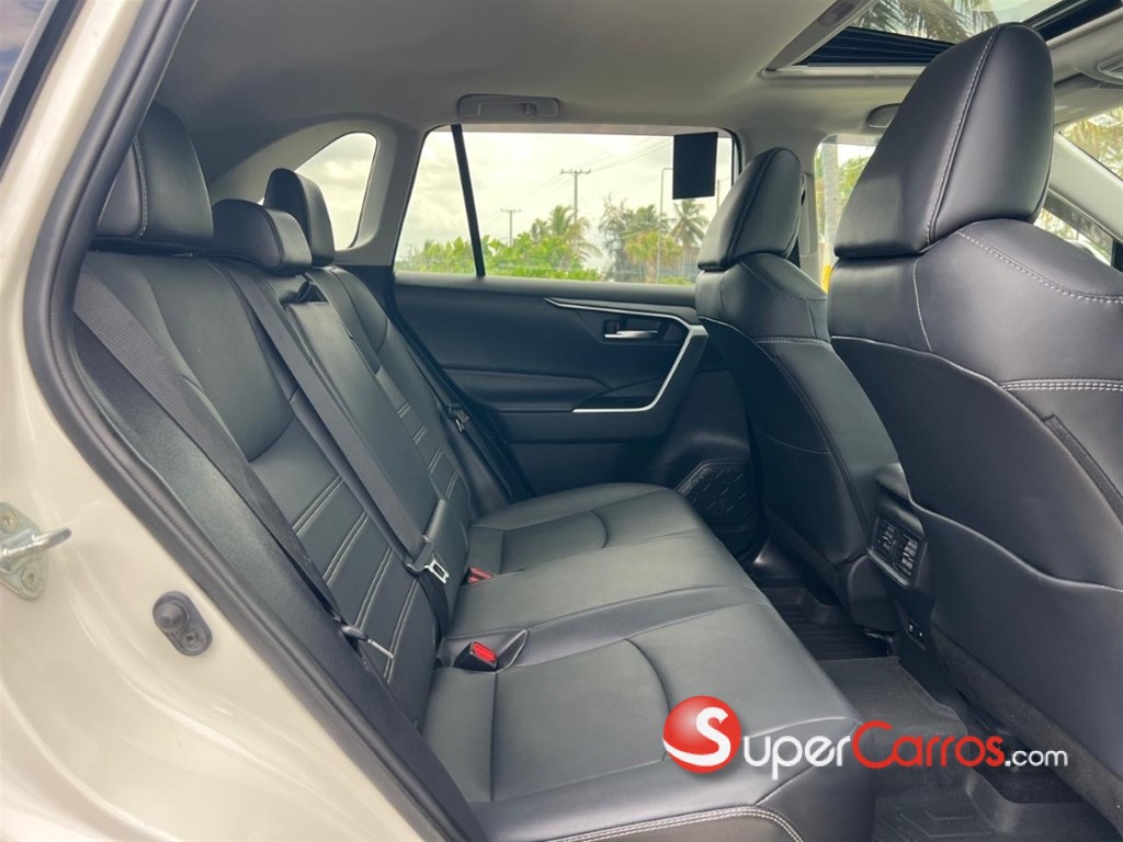 2022 Toyota RAV4 XLE — foto 9 / 12
