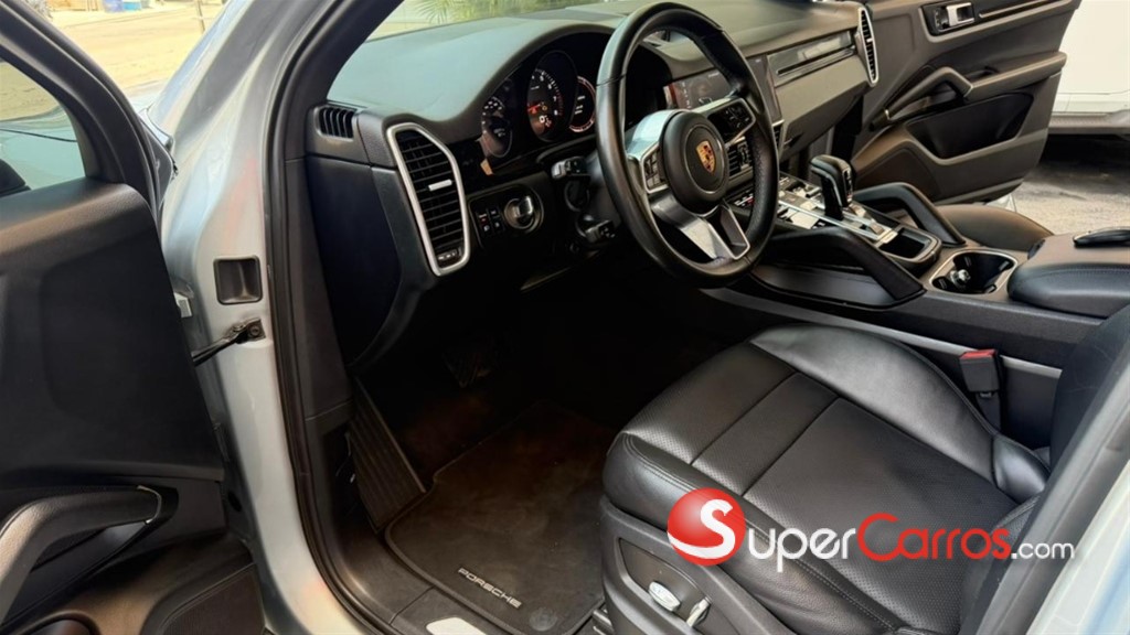 2020 Porsche Cayenne — foto 8 / 12