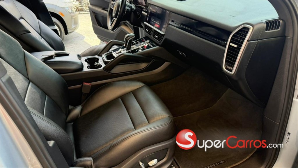 2020 Porsche Cayenne — foto 9 / 12