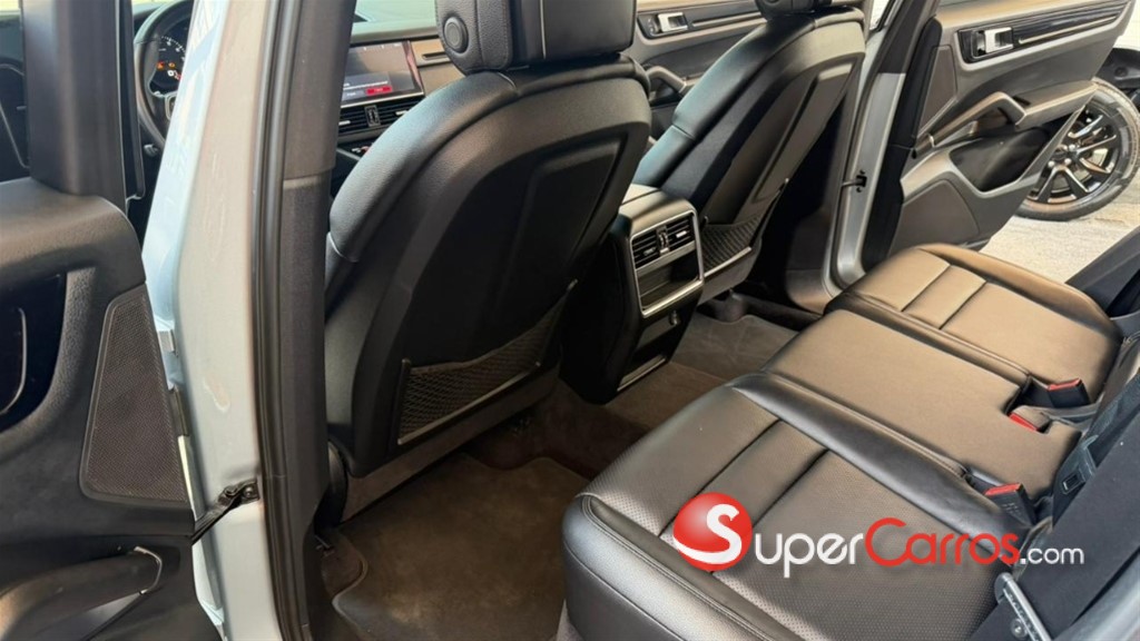 2020 Porsche Cayenne — foto 12 / 12