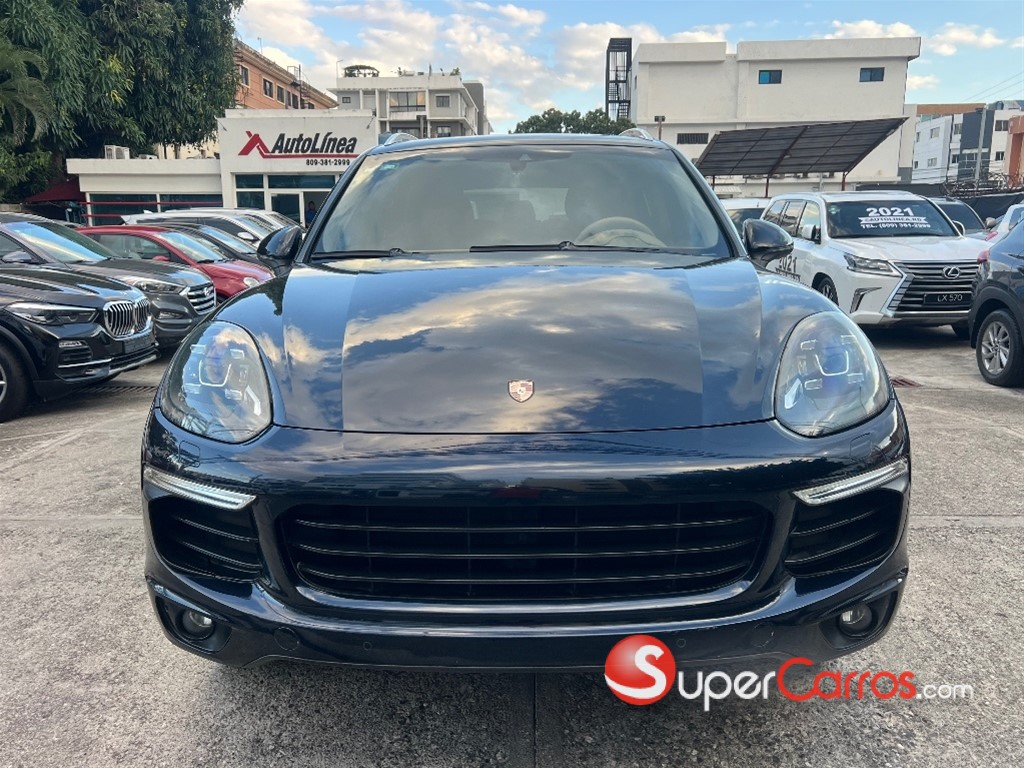2016 Porsche Cayenne — foto 2 / 12