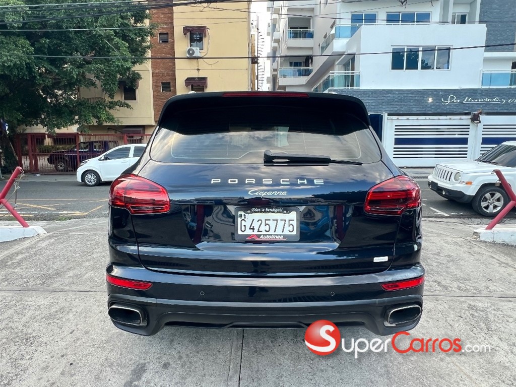 2016 Porsche Cayenne — foto 6 / 12