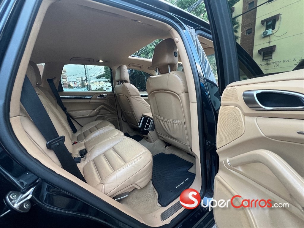 2016 Porsche Cayenne — foto 11 / 12