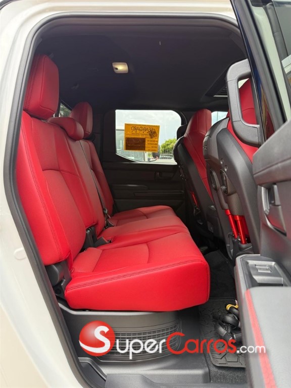 2025 Toyota Tacoma TRD PRO — foto 8 / 12