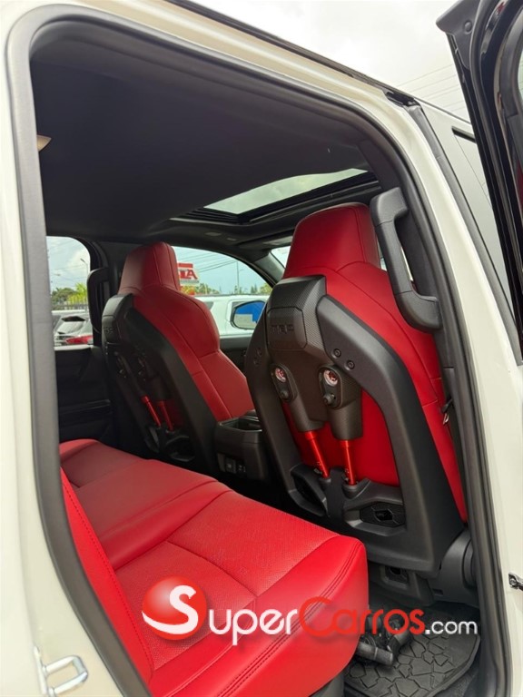 2025 Toyota Tacoma TRD PRO — foto 9 / 12