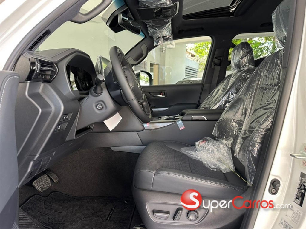 2027 Toyota Land Cruiser VXR — foto 2 / 11