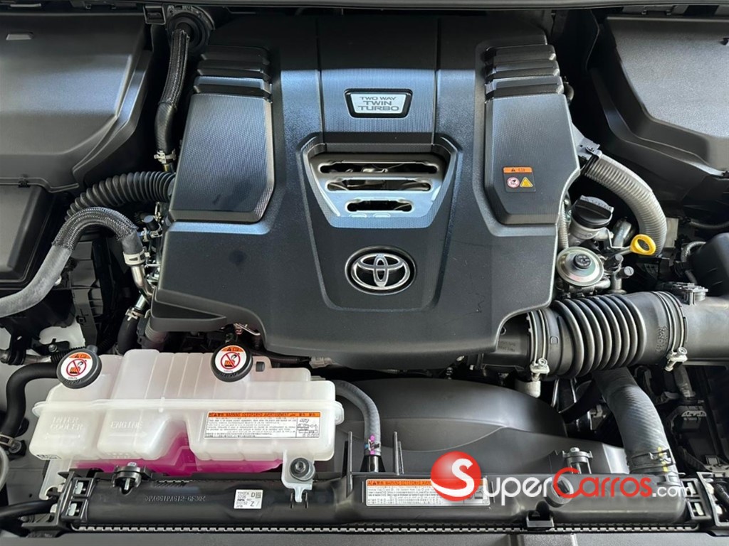 2027 Toyota Land Cruiser VXR — foto 11 / 11