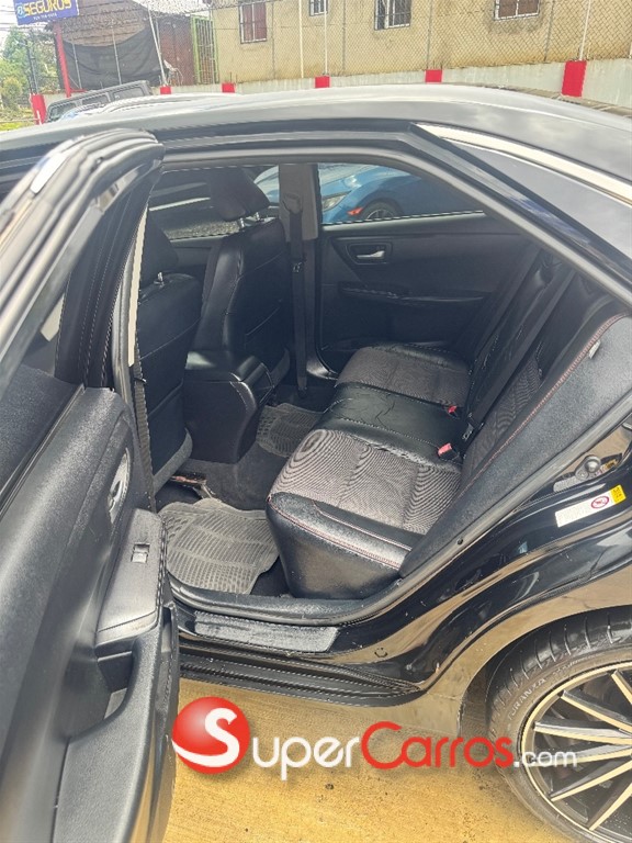 2016 Toyota Camry SE — foto 2 / 11