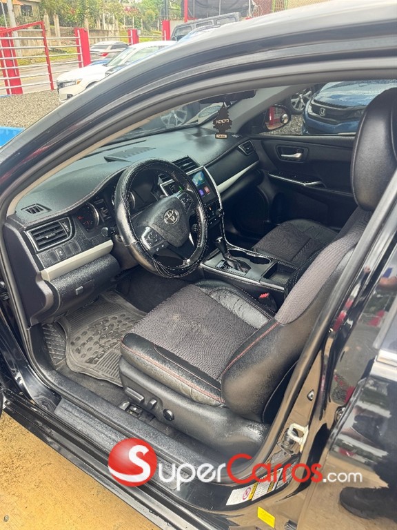 2016 Toyota Camry SE — foto 4 / 11