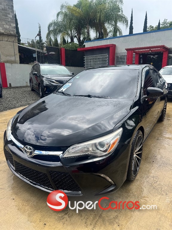 2016 Toyota Camry SE — foto 8 / 11