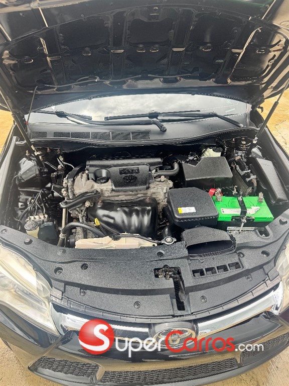 2016 Toyota Camry SE — foto 10 / 11