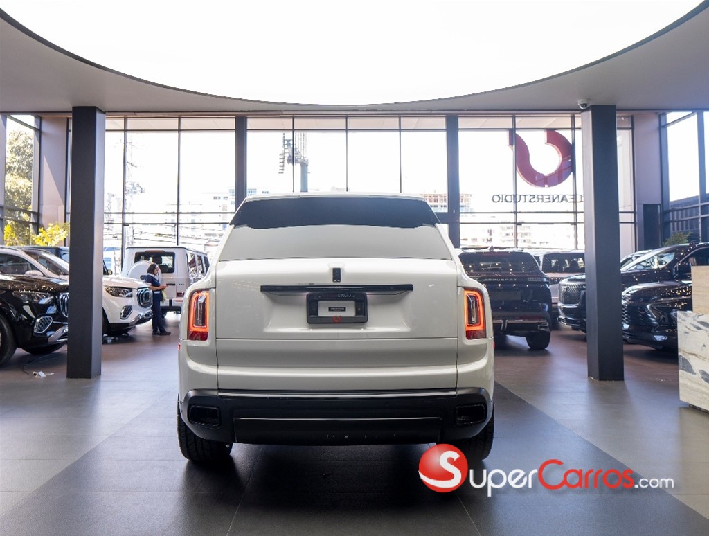 2021 Rolls Royce Cullinan — foto 2 / 11
