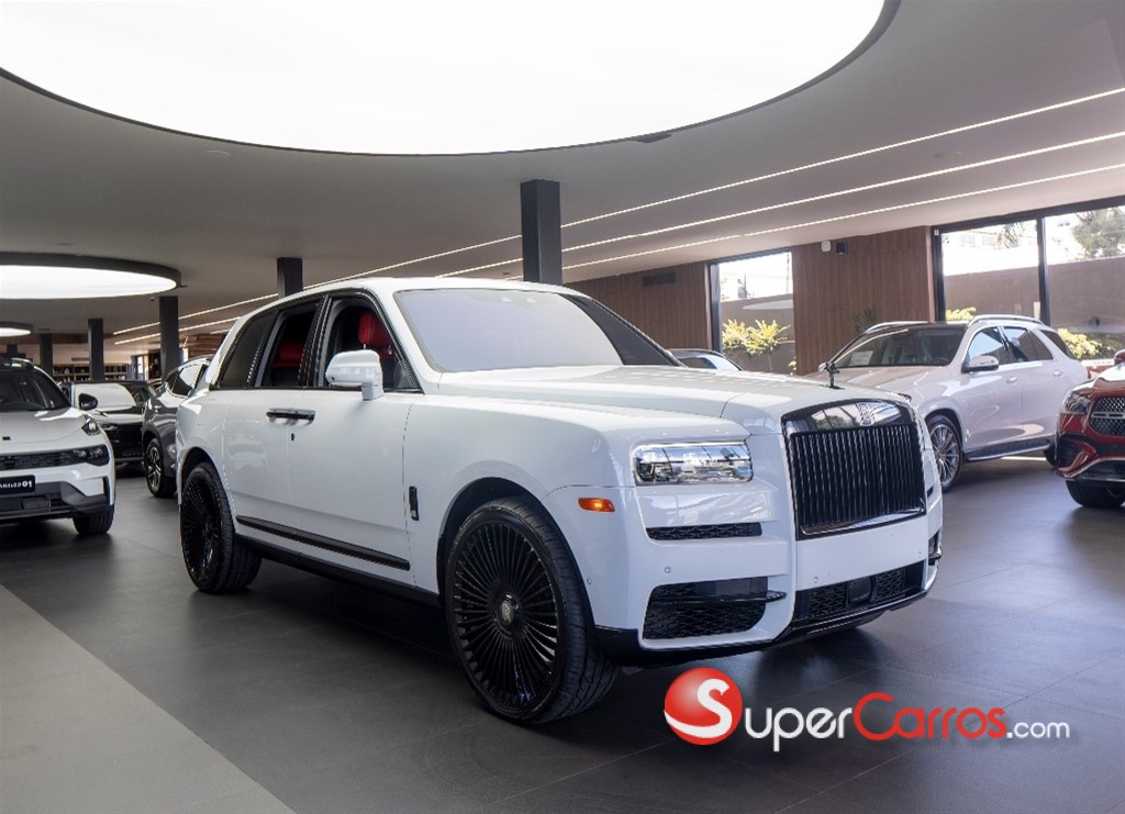 2021 Rolls Royce Cullinan — foto 9 / 11