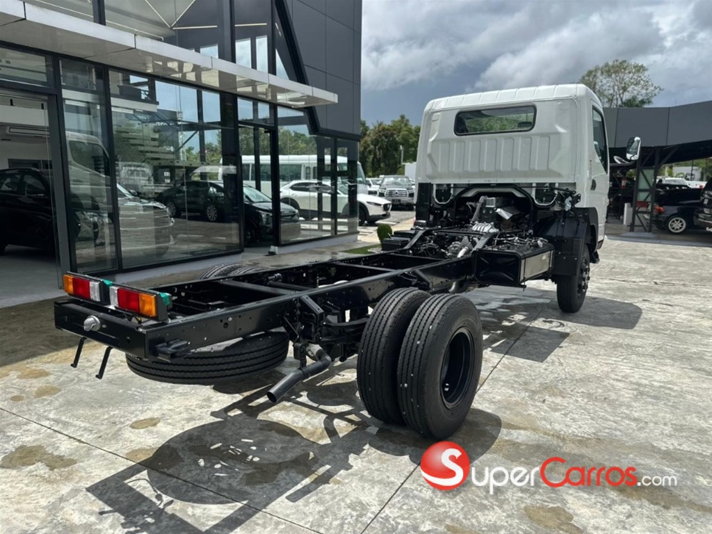 2027 Mitsubishi Motors Fuso Canter — foto 6 / 9