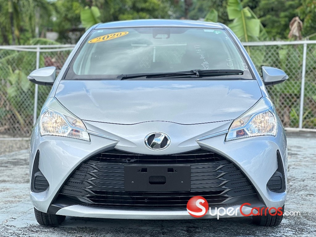 2020 Toyota VITZ — foto 2 / 11