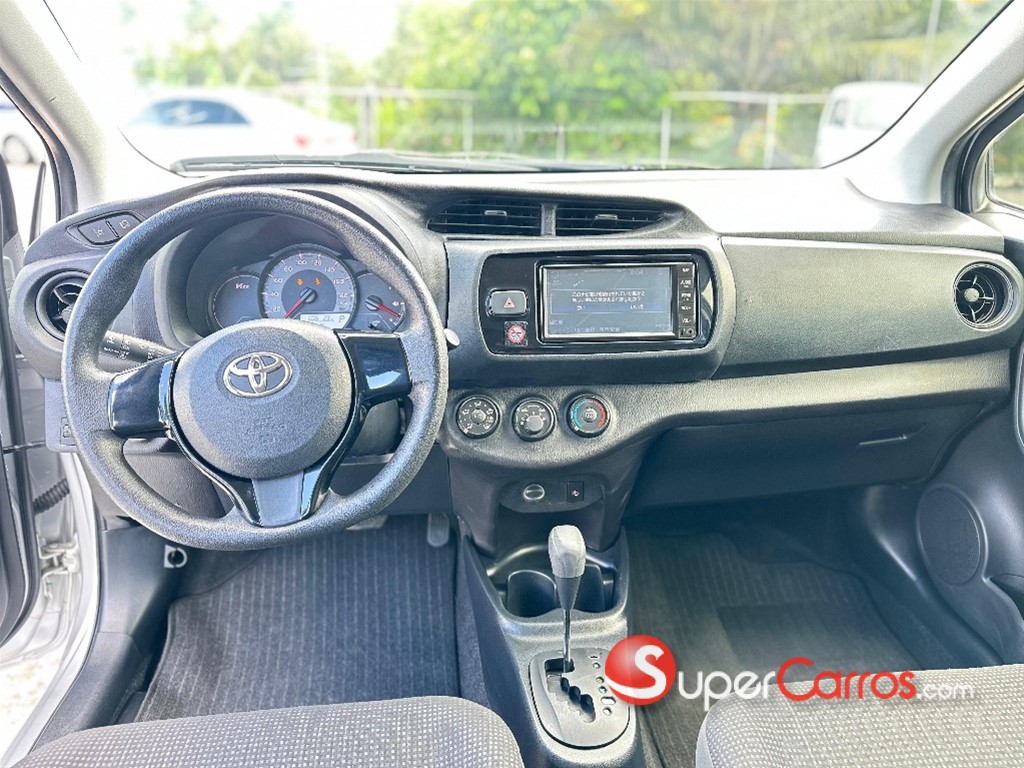 2020 Toyota VITZ — foto 9 / 11