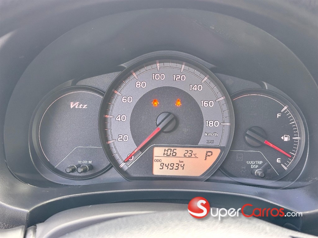 2020 Toyota VITZ — foto 10 / 11