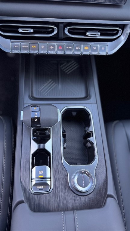 2027 Forthing Z9 — foto 9 / 12
