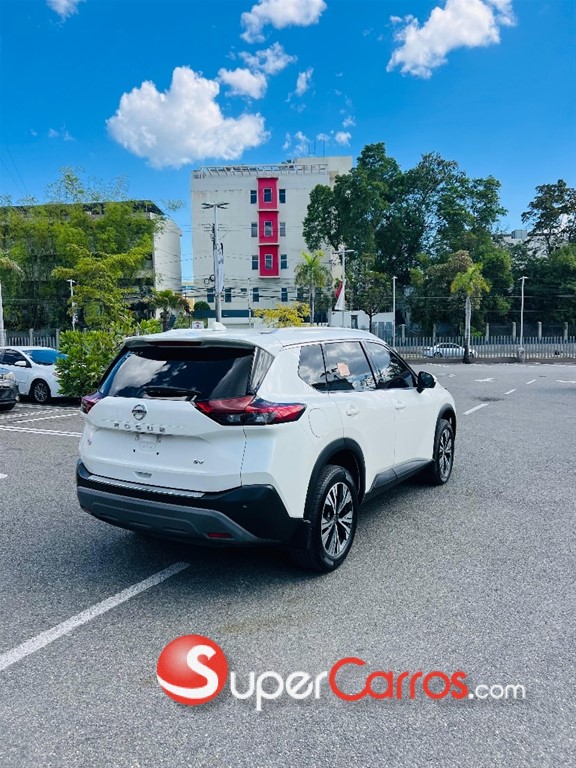 2021 Nissan Rogue SV — foto 3 / 12