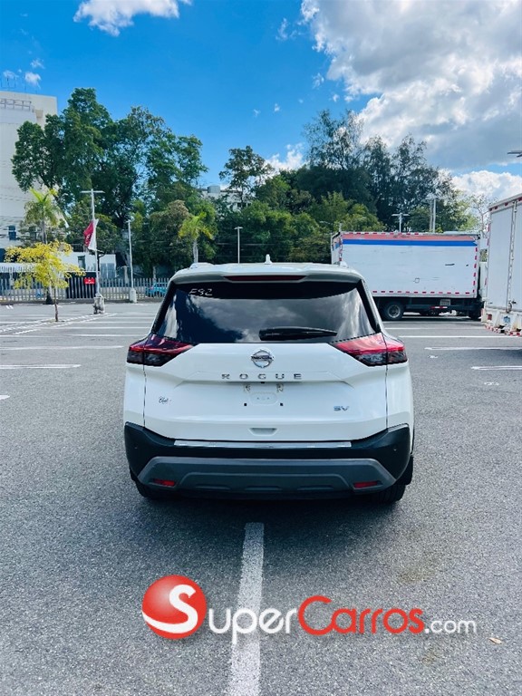 2021 Nissan Rogue SV — foto 5 / 12