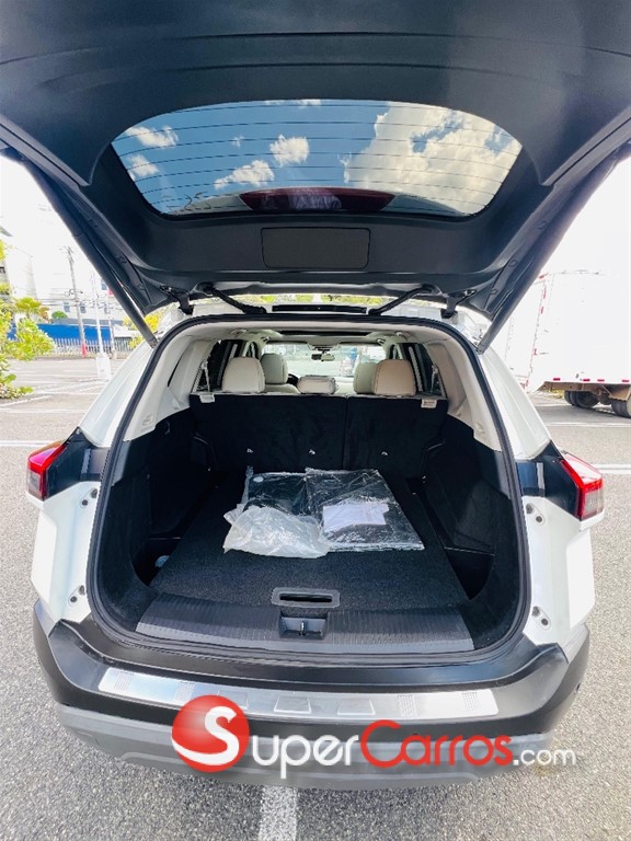 2021 Nissan Rogue SV — foto 7 / 12