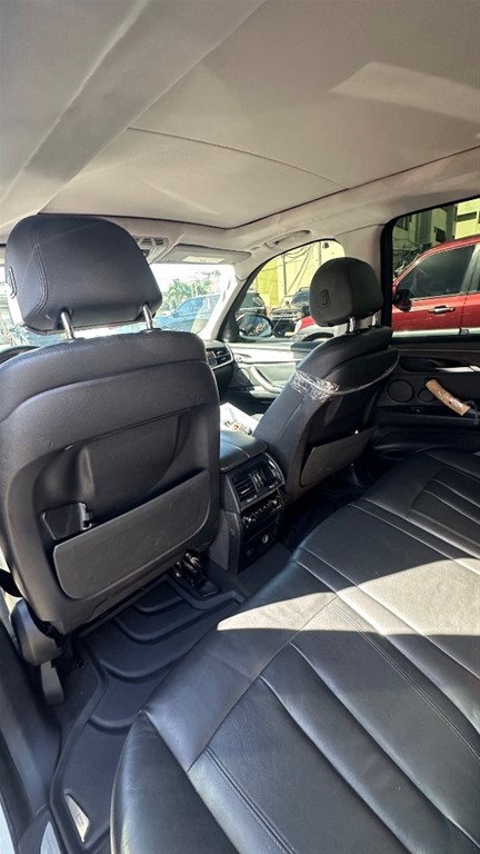 2016 BMW X 5 SDrive 35i — foto 7 / 9