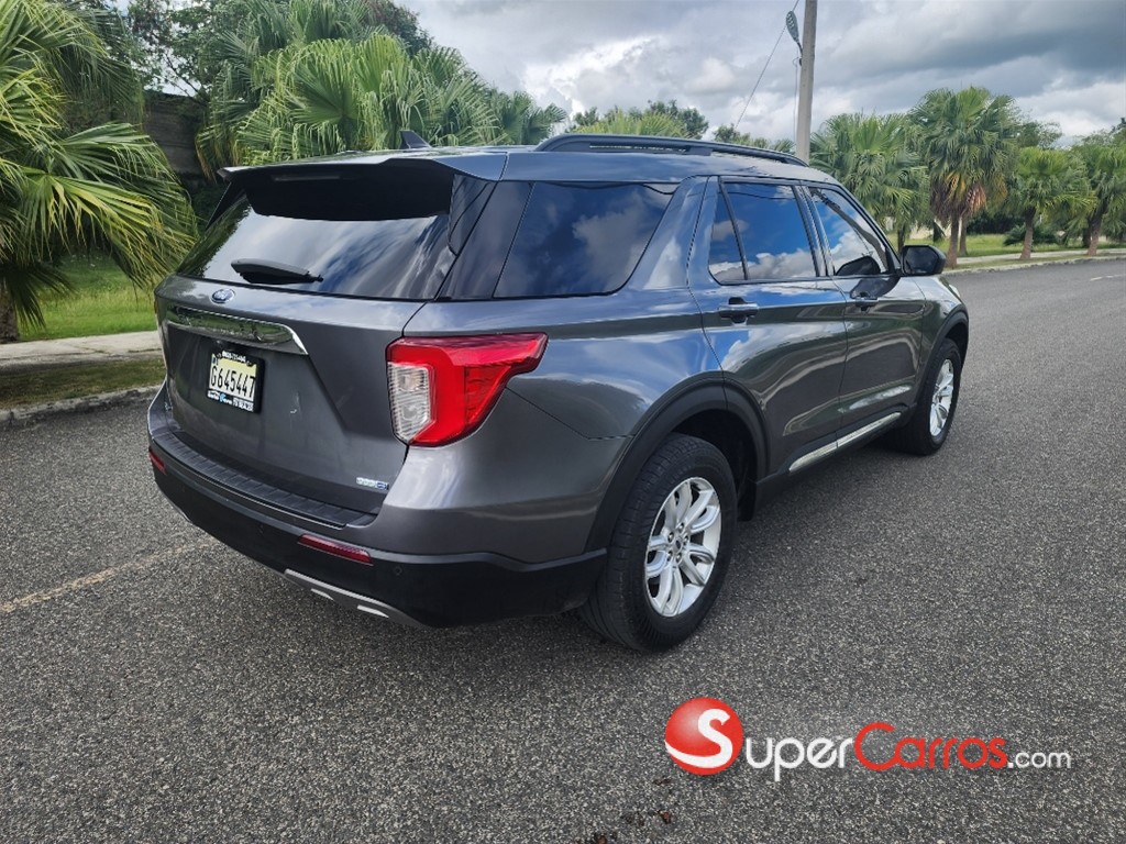 2022 Ford Explorer XLT 4WD — foto 6 / 12