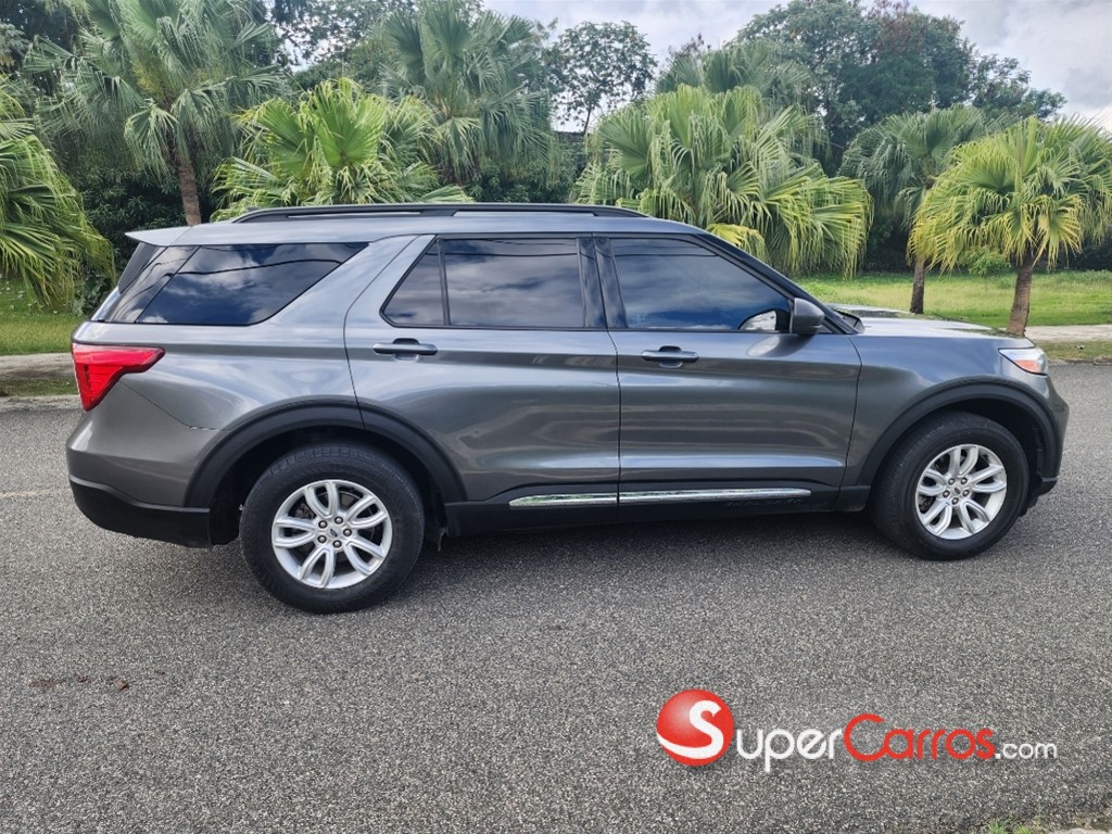 2022 Ford Explorer XLT 4WD — foto 8 / 12