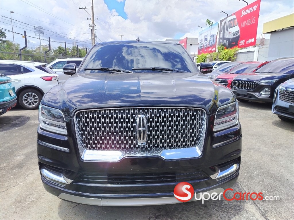 2019 Lincoln Navigator Reserve II — foto 2 / 12