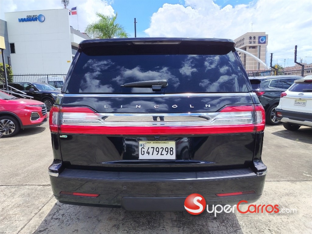2019 Lincoln Navigator Reserve II — foto 5 / 12