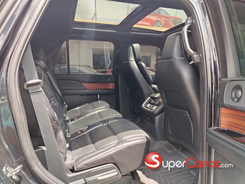 2019 Lincoln Navigator Reserve II — foto 10 / 12